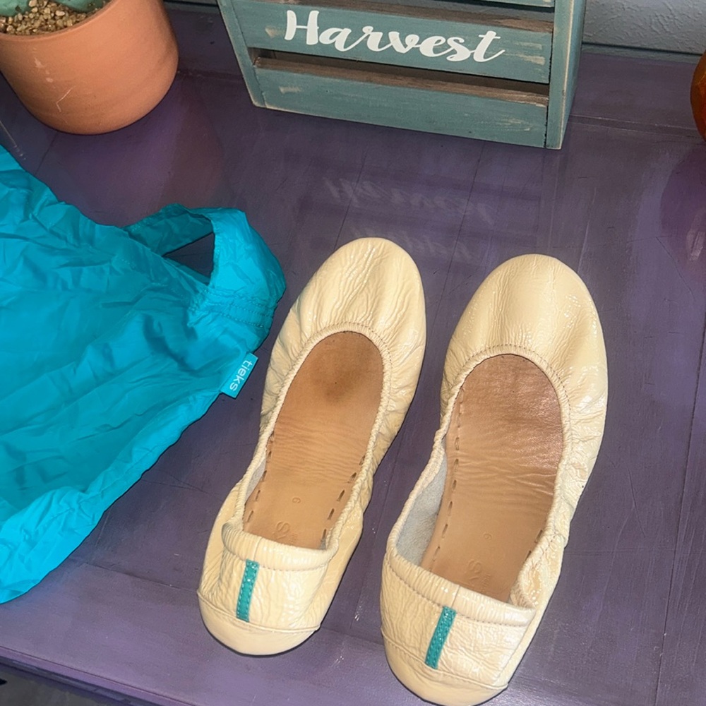 Tieks Nude Size 9